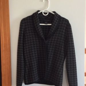 Houndstooth heavy knit top